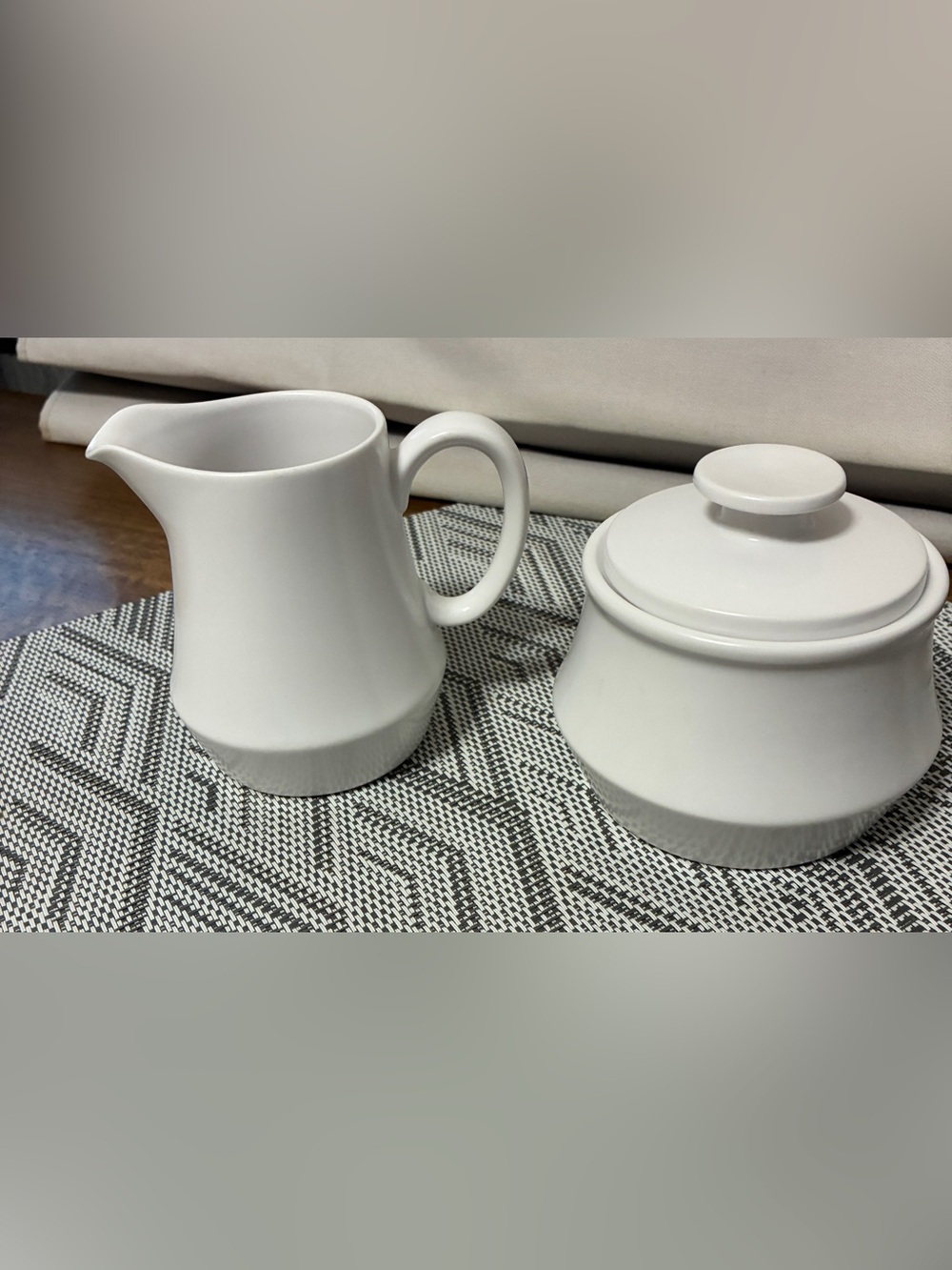 Noritake PEARL WHITE Creamer & Sugar Bowl w/Lid 9006 GREAT CONDITION